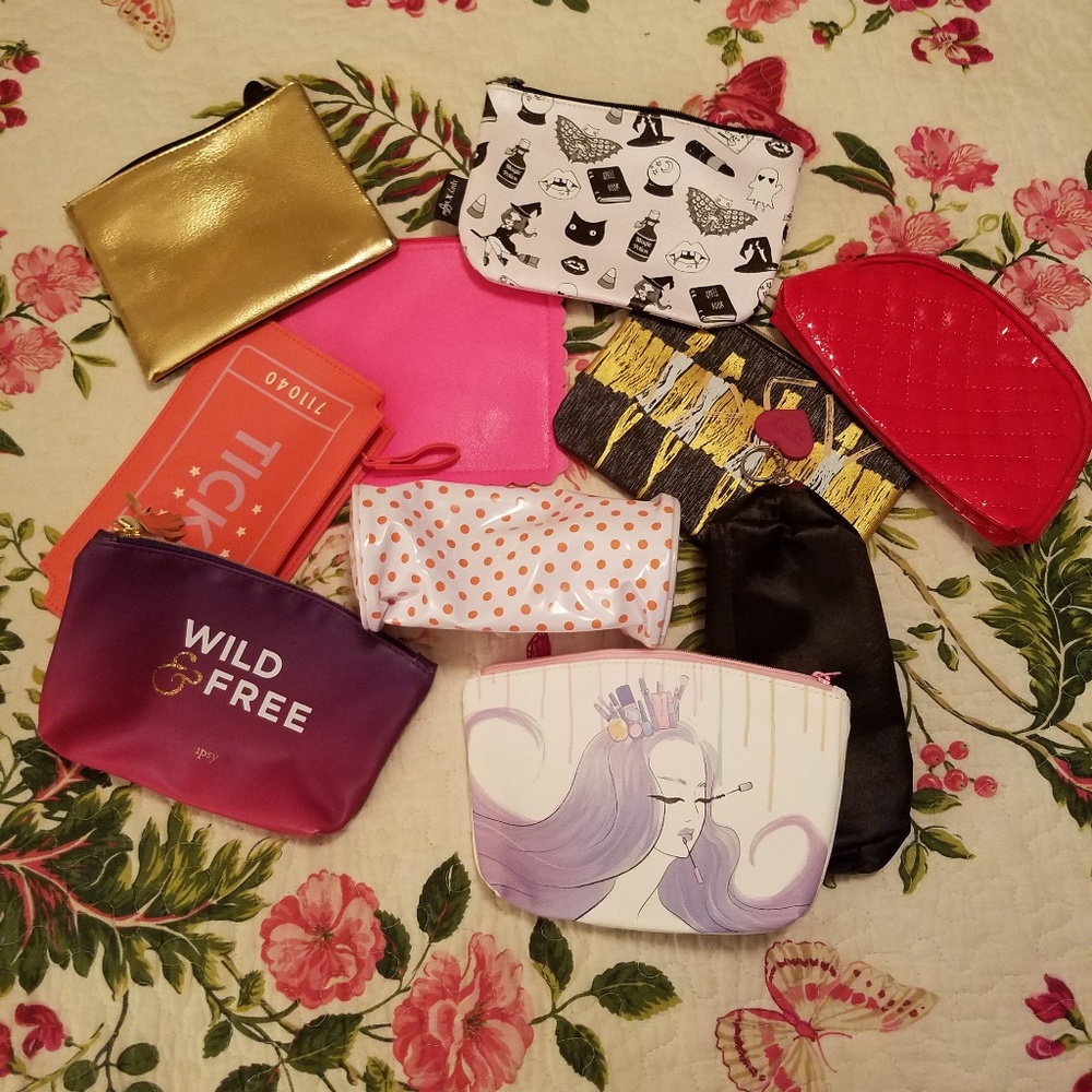 Set of 10 cosmetics bag